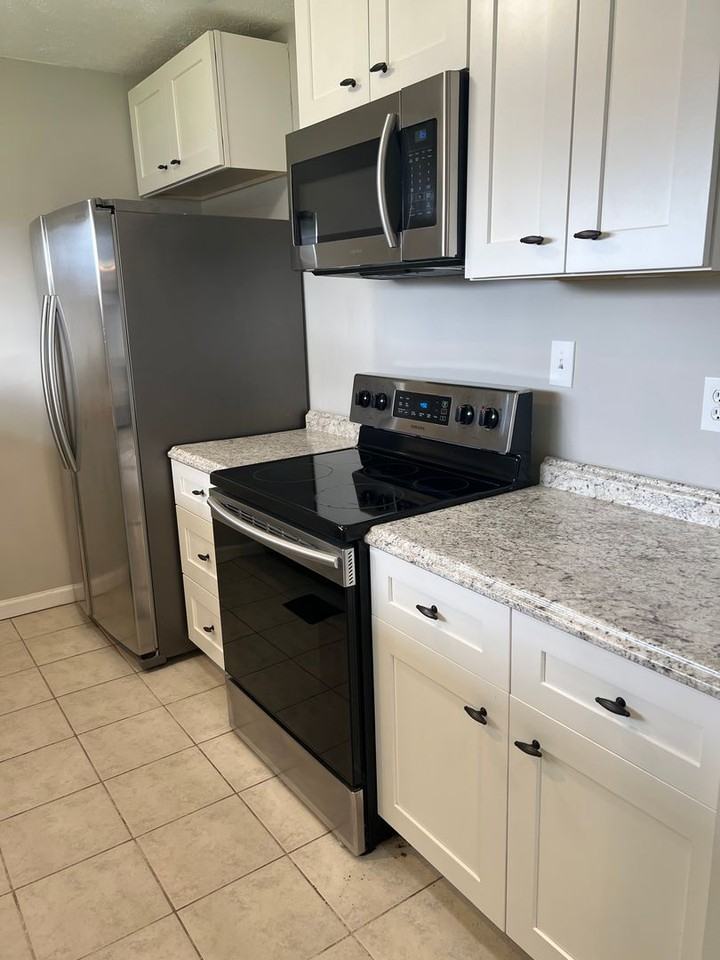 8826 Cabot Dr - Photo 5 of 15
