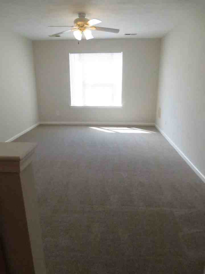 1020 Pebblewood Dr - Photo 3 of 18