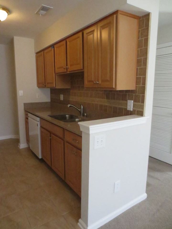 1020 Pebblewood Dr - Photo 6 of 18