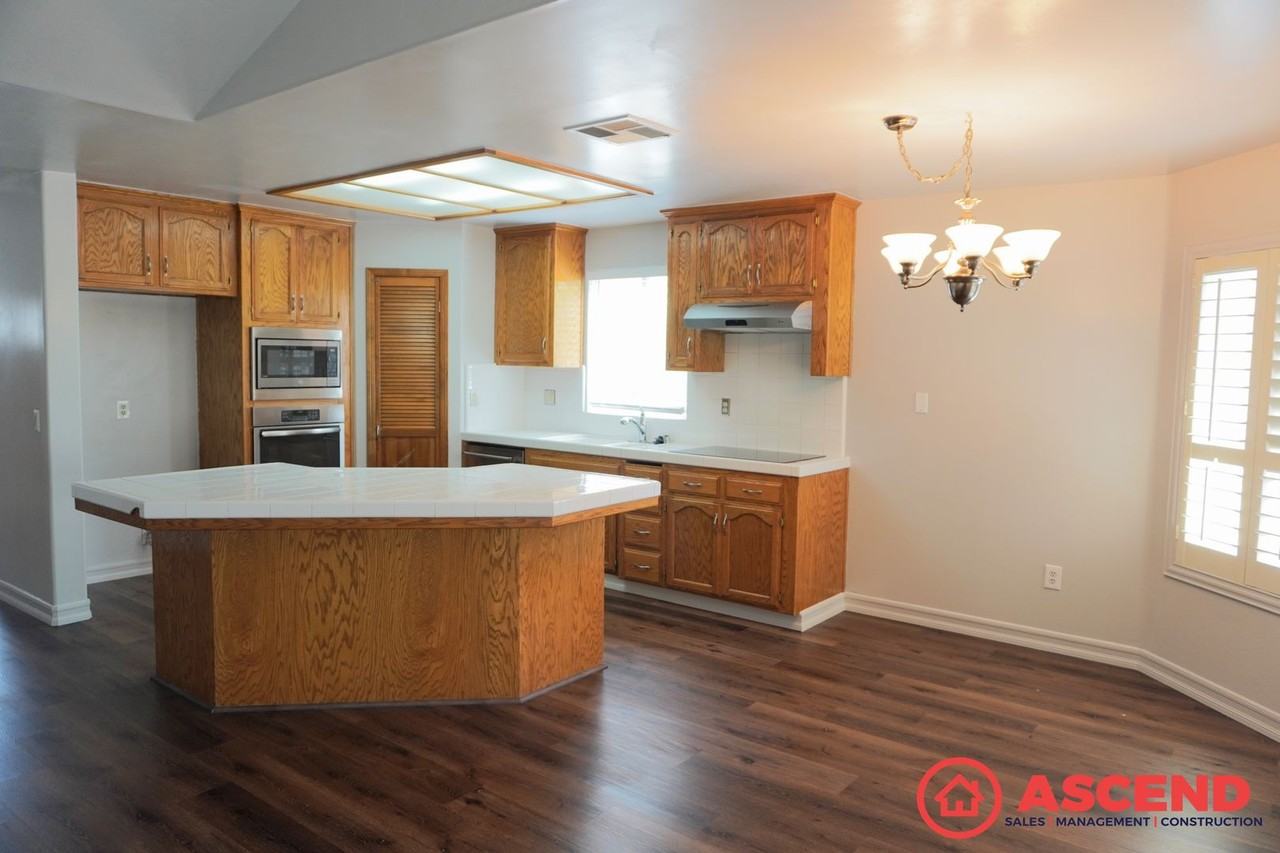 9021 Green Bank St - Photo 5 of 13