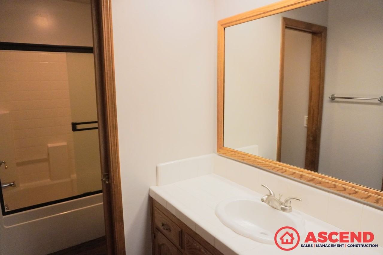 9021 Green Bank St - Photo 7 of 13
