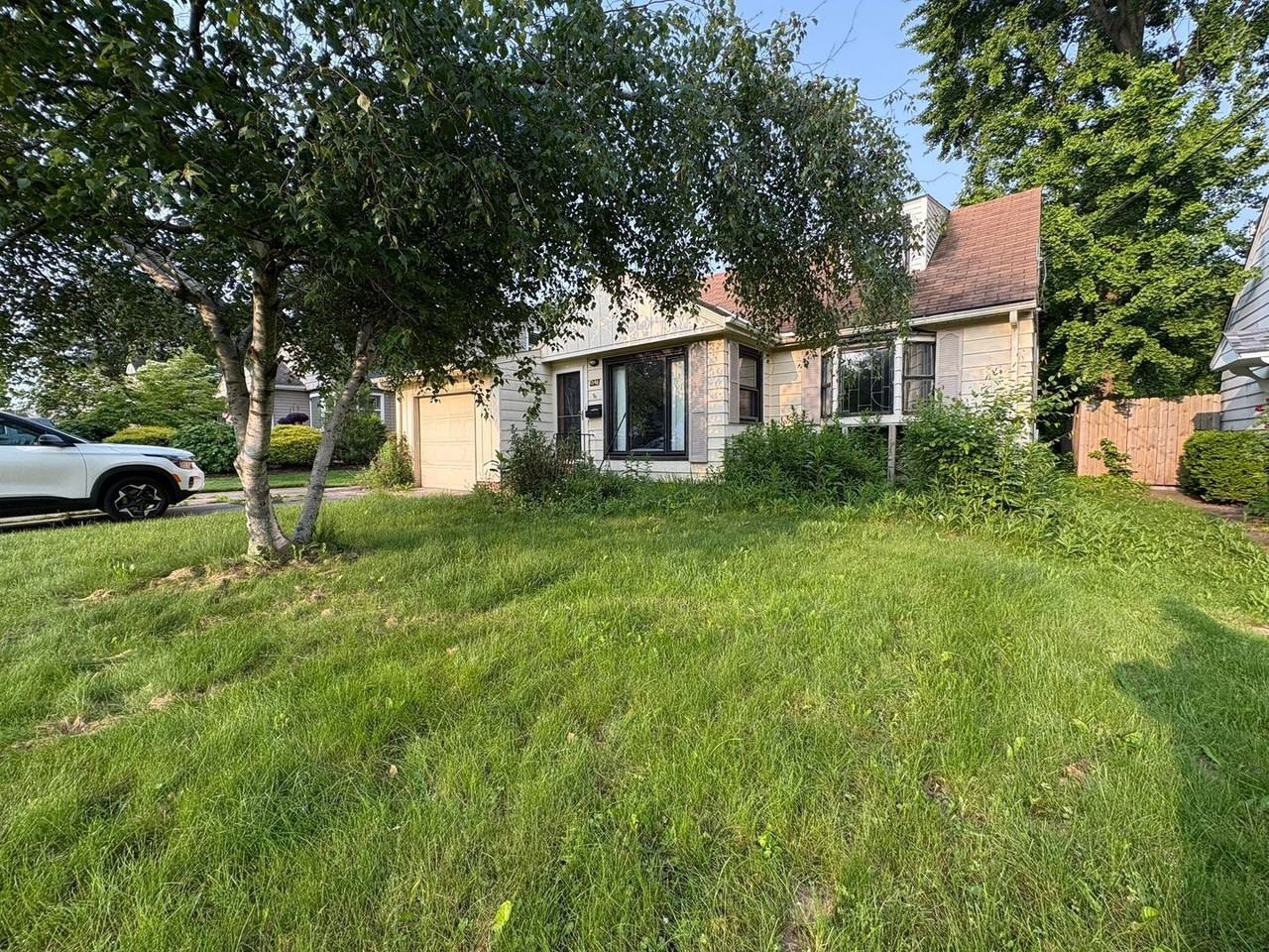 2148 Green Ridge Dr - Photo 2 of 13