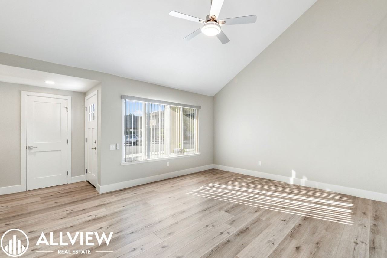 20542 Kelvingrove Ln - Photo 5 of 35