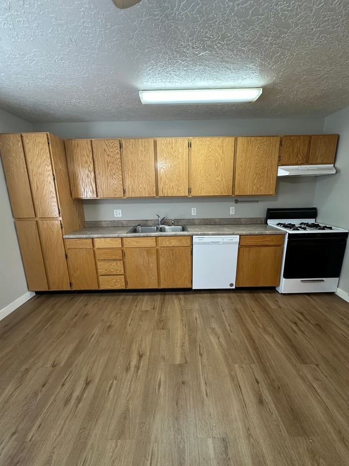 610 Sunflower Rd - Photo 2 of 25