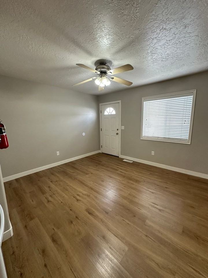 610 Sunflower Rd - Photo 7 of 25