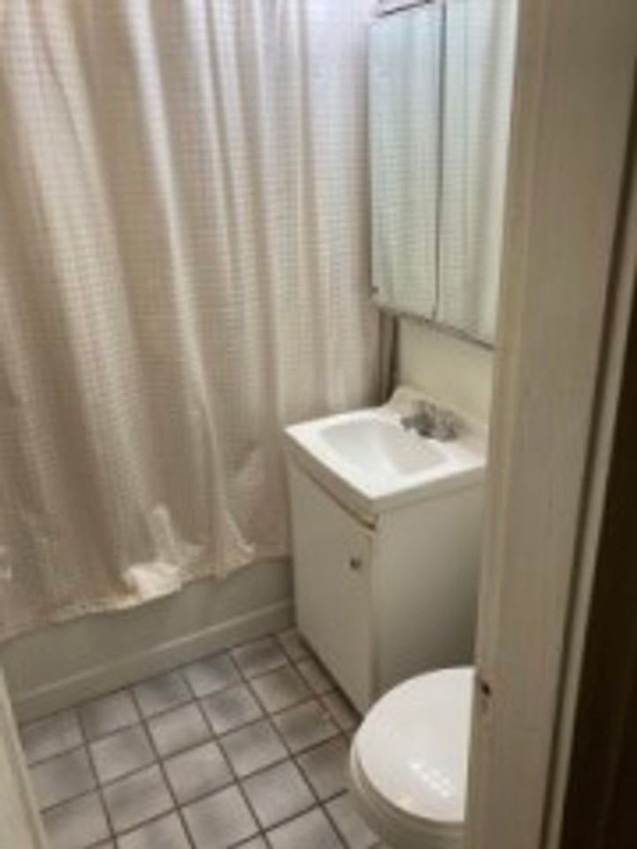 1669 Commonwealth Ave