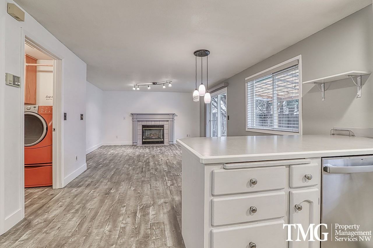 10912 Ne 97th St - Photo 2 of 30