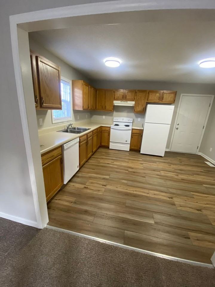 714 Dixie St - Photo 2 of 12