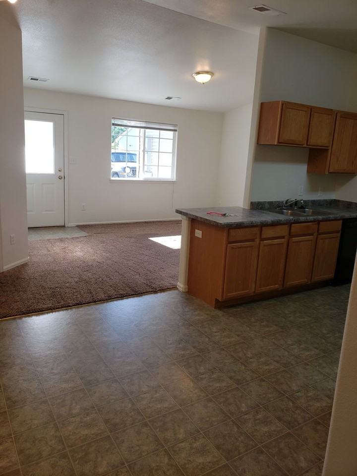 1733 Christopher Ct - Photo 2 of 9