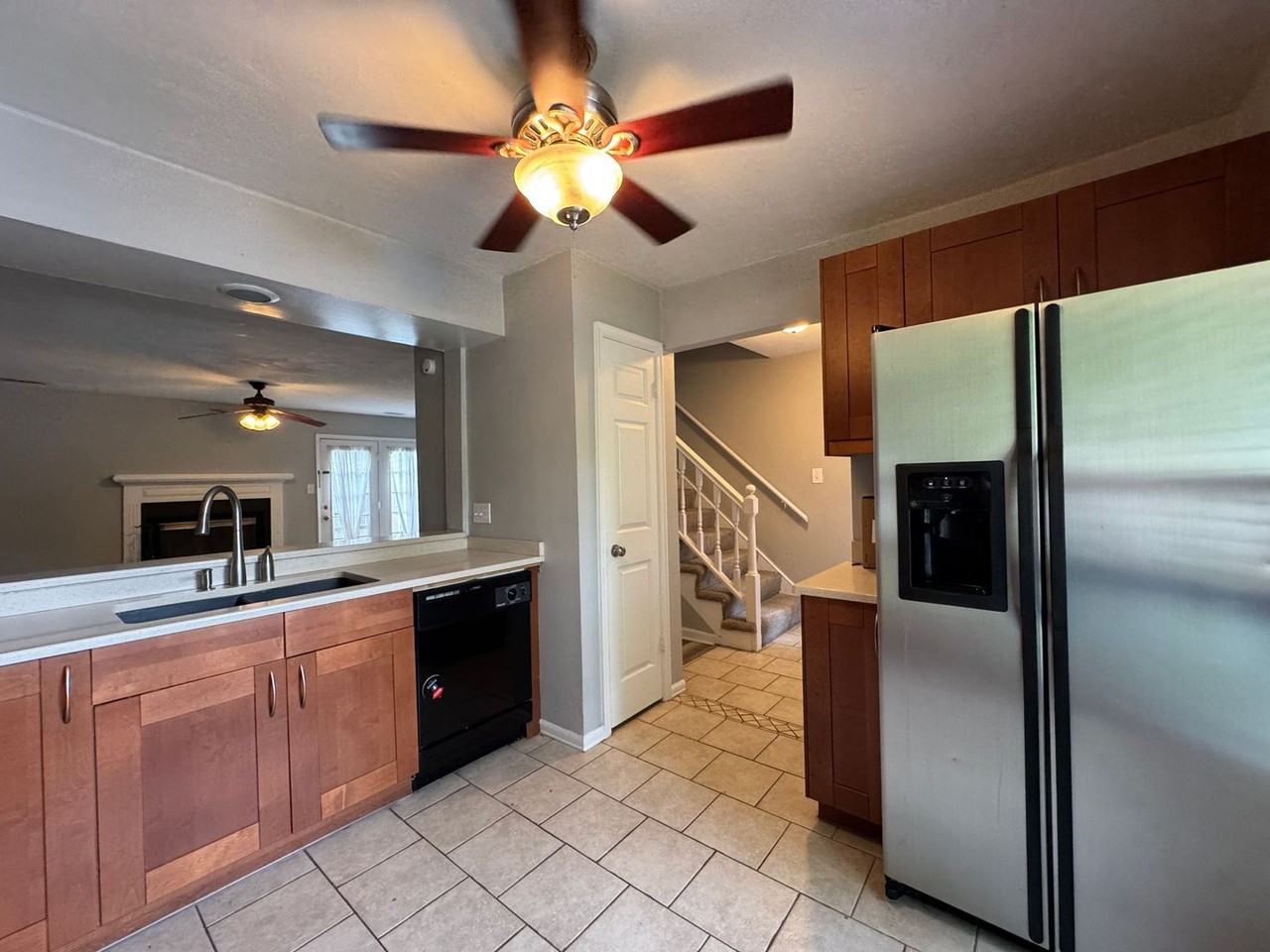 1568 Jameson Dr - Photo 2 of 8