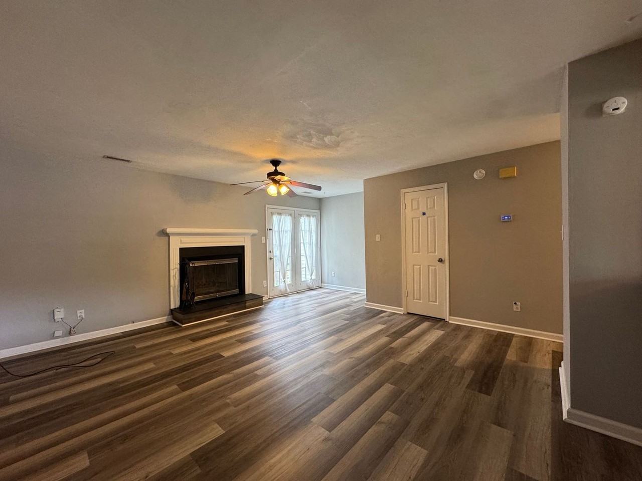 1568 Jameson Dr - Photo 4 of 8