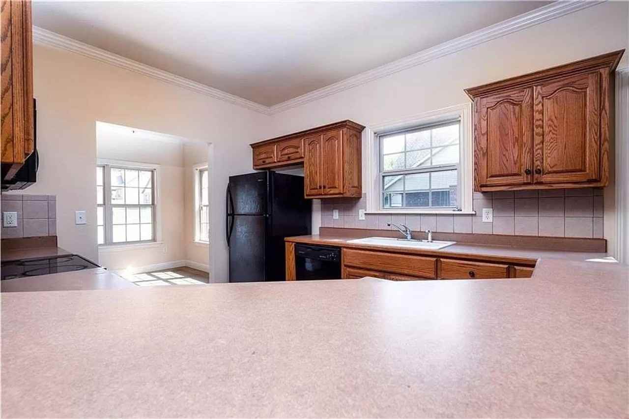 1834 W Creekmore Dr - Photo 3 of 10