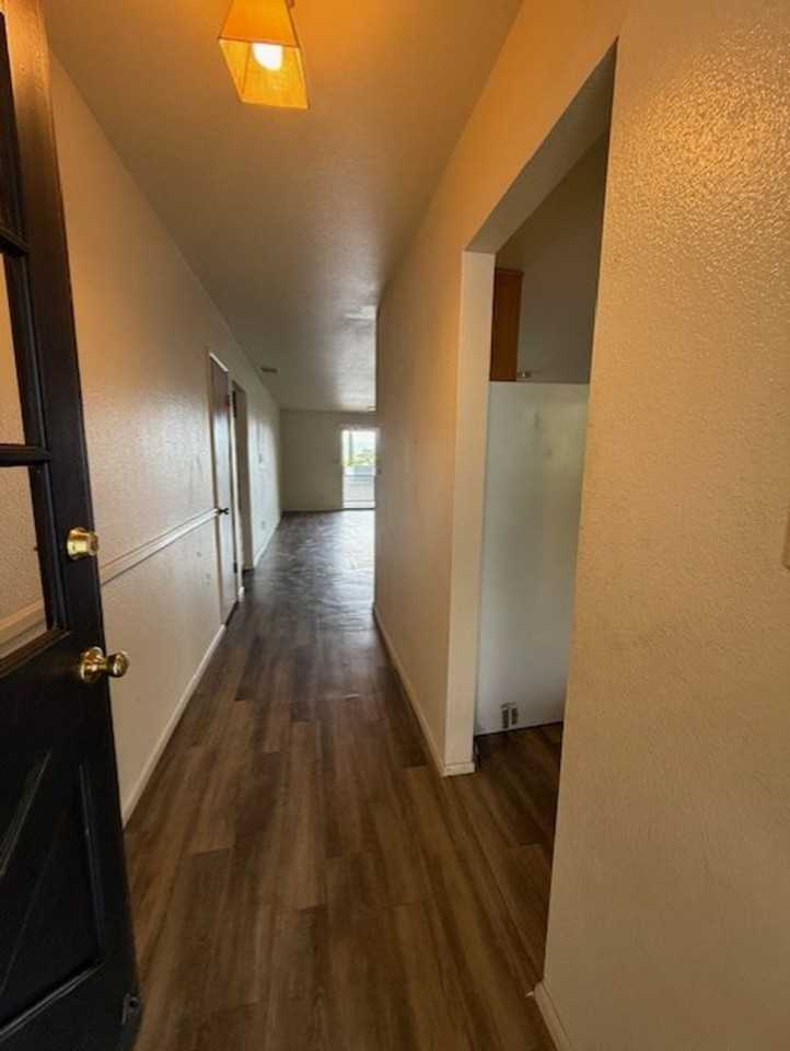 708 S 8th St #B - Photo 3 of 15
