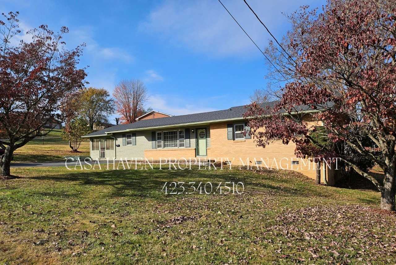 1907 Club Dr - Photo 2 of 17