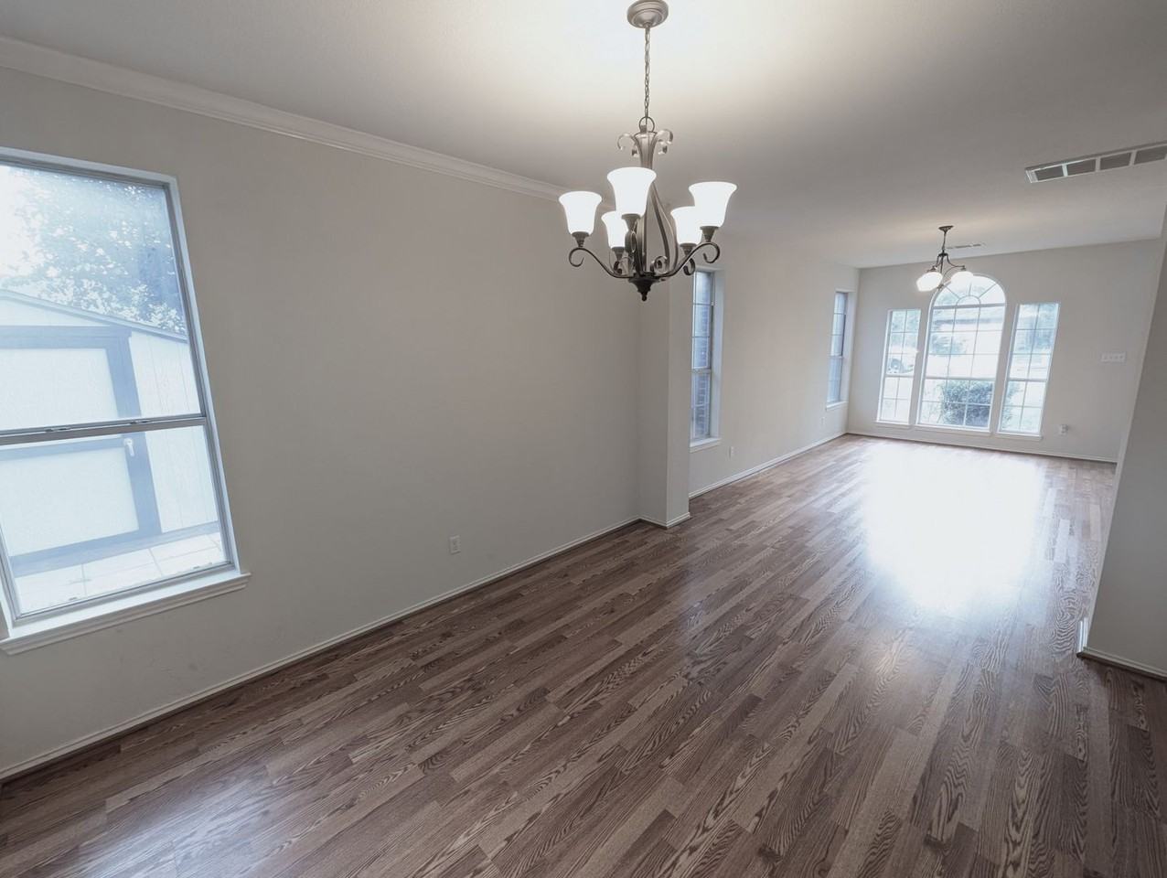 303 N Carriage Hills Dr - Photo 3 of 23