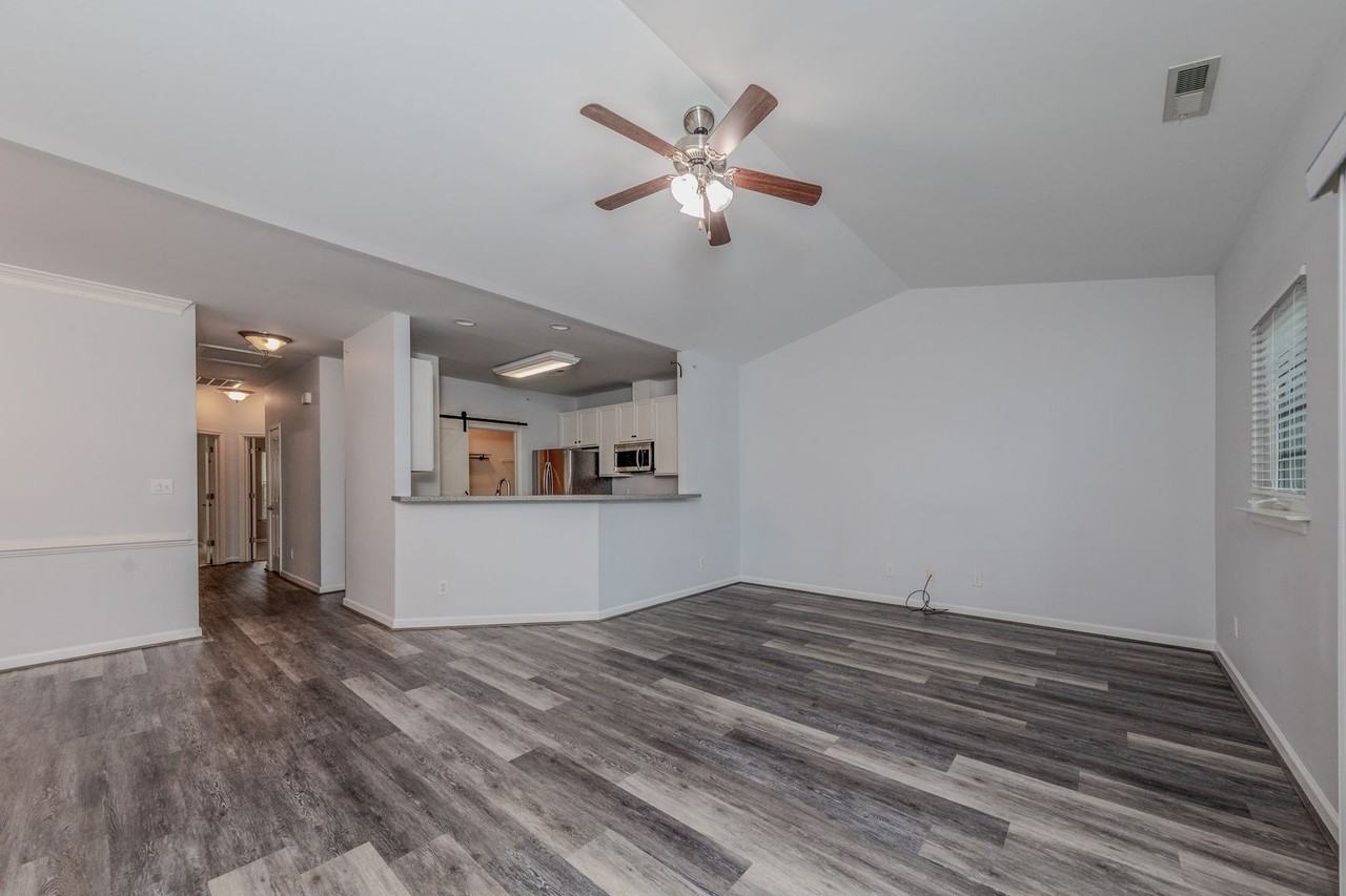 304 Kinde Cir - Photo 2 of 12