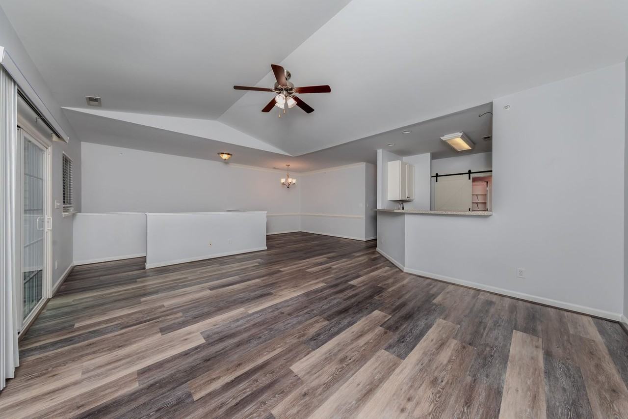 304 Kinde Cir - Photo 3 of 12