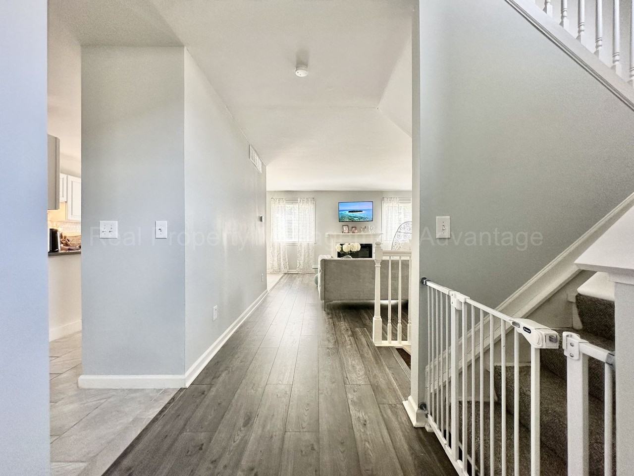 10111 Austrian Way - Photo 3 of 35