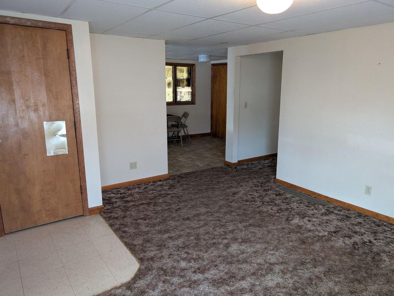 525 W 2nd St - Photo 2 of 9