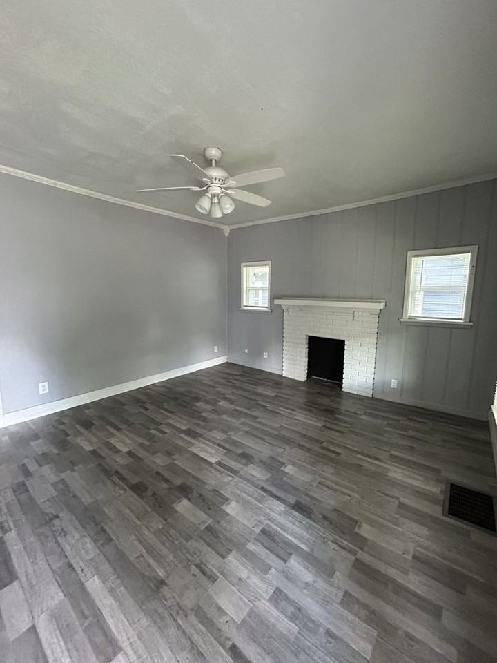1616 S Walnut St - Photo 3 of 18