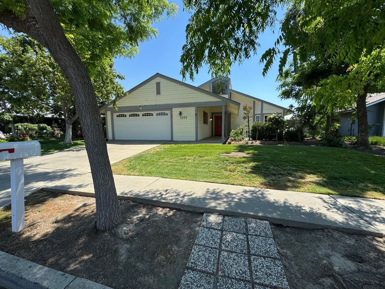 1205 Dominic Way - Photo 2 of 35