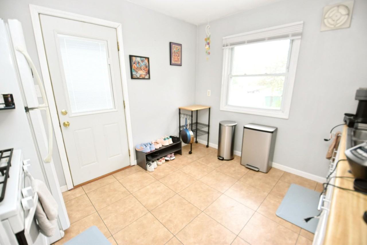 2320 Milburn Blvd - Photo 6 of 22