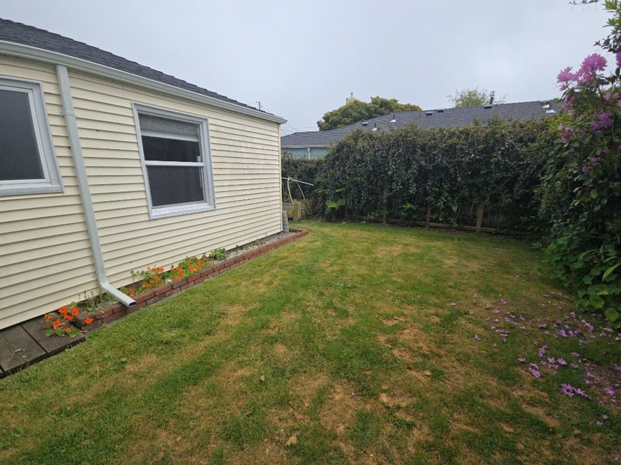 2204 F St - Photo 2 of 26