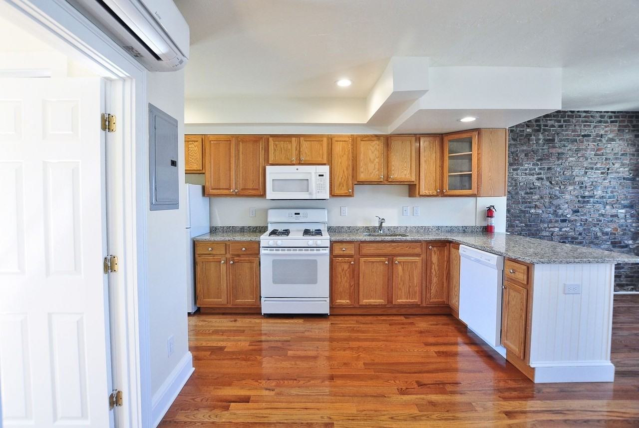 1 Grimes St - Photo 4 of 9