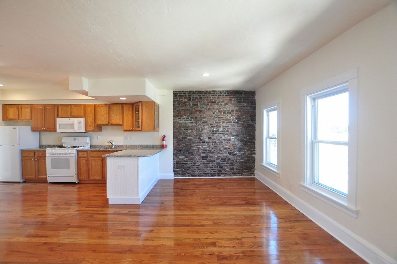 1 Grimes St - Photo 6 of 9