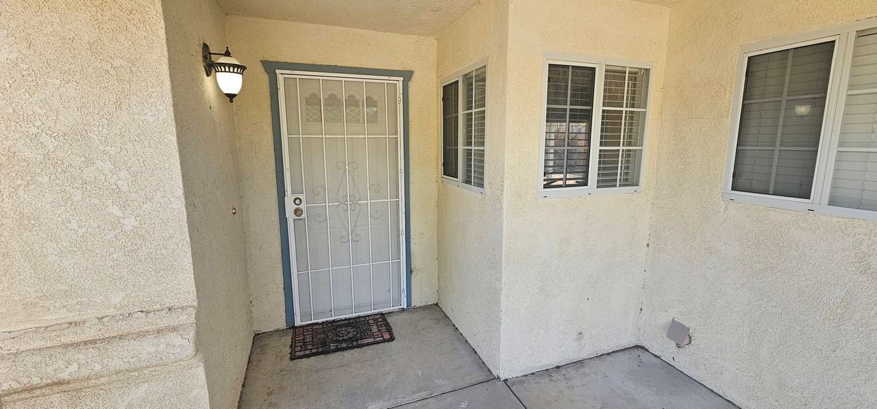 320 Vista Street - Photo 2 of 17