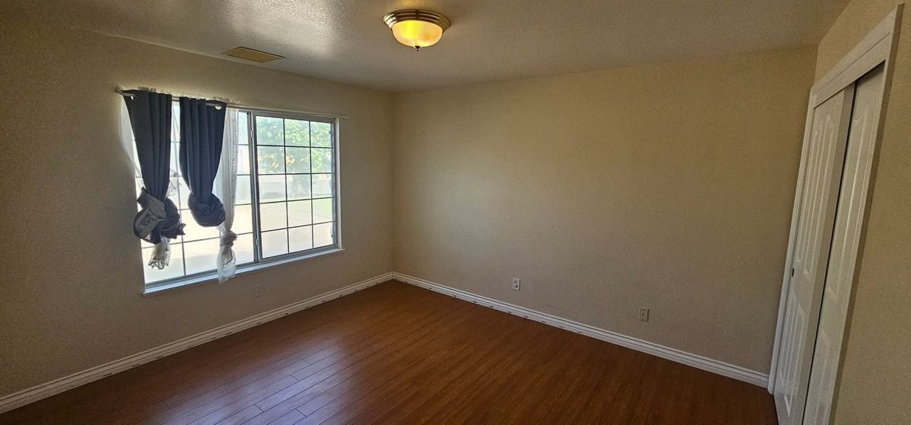 320 Vista Street - Photo 3 of 17