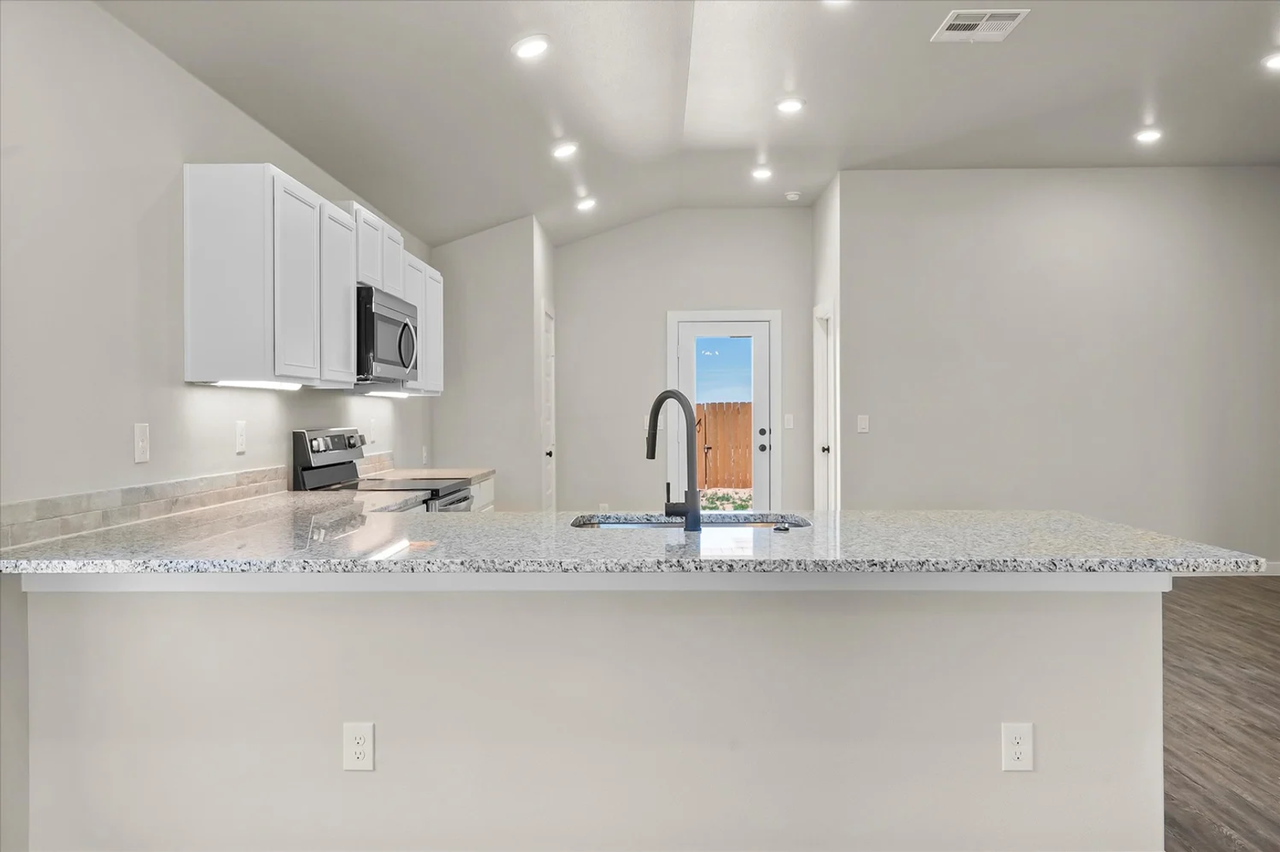 3516 Turner Ave - Photo 5 of 17