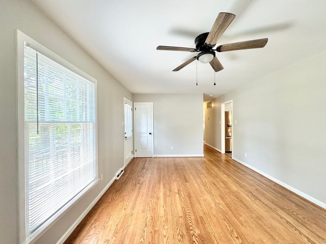 3030 Robin Hood Dr - Photo 3 of 18