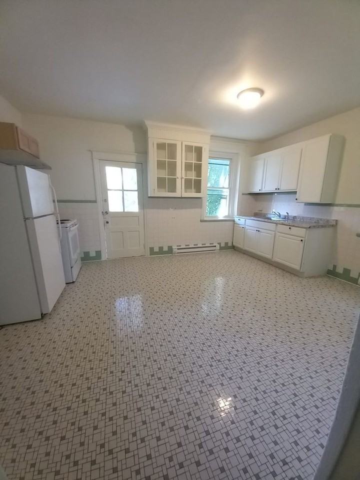 724 Sandy St - Photo 3 of 18