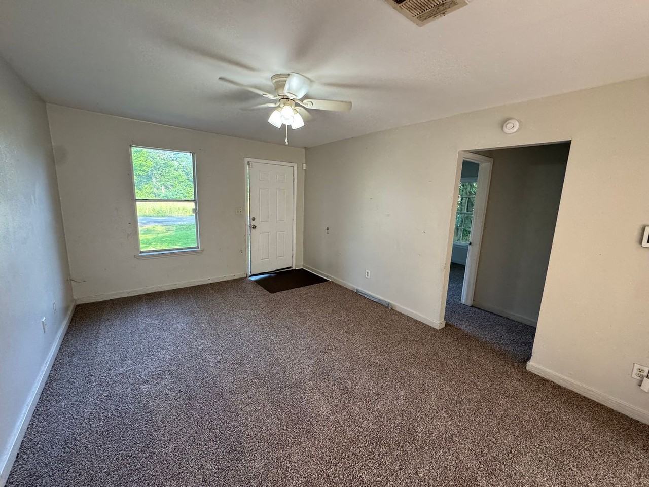 7131 Suntan St - Photo 3 of 15