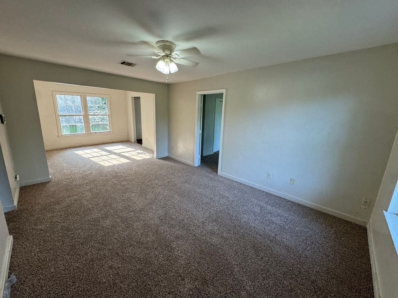 7131 Suntan St - Photo 4 of 15