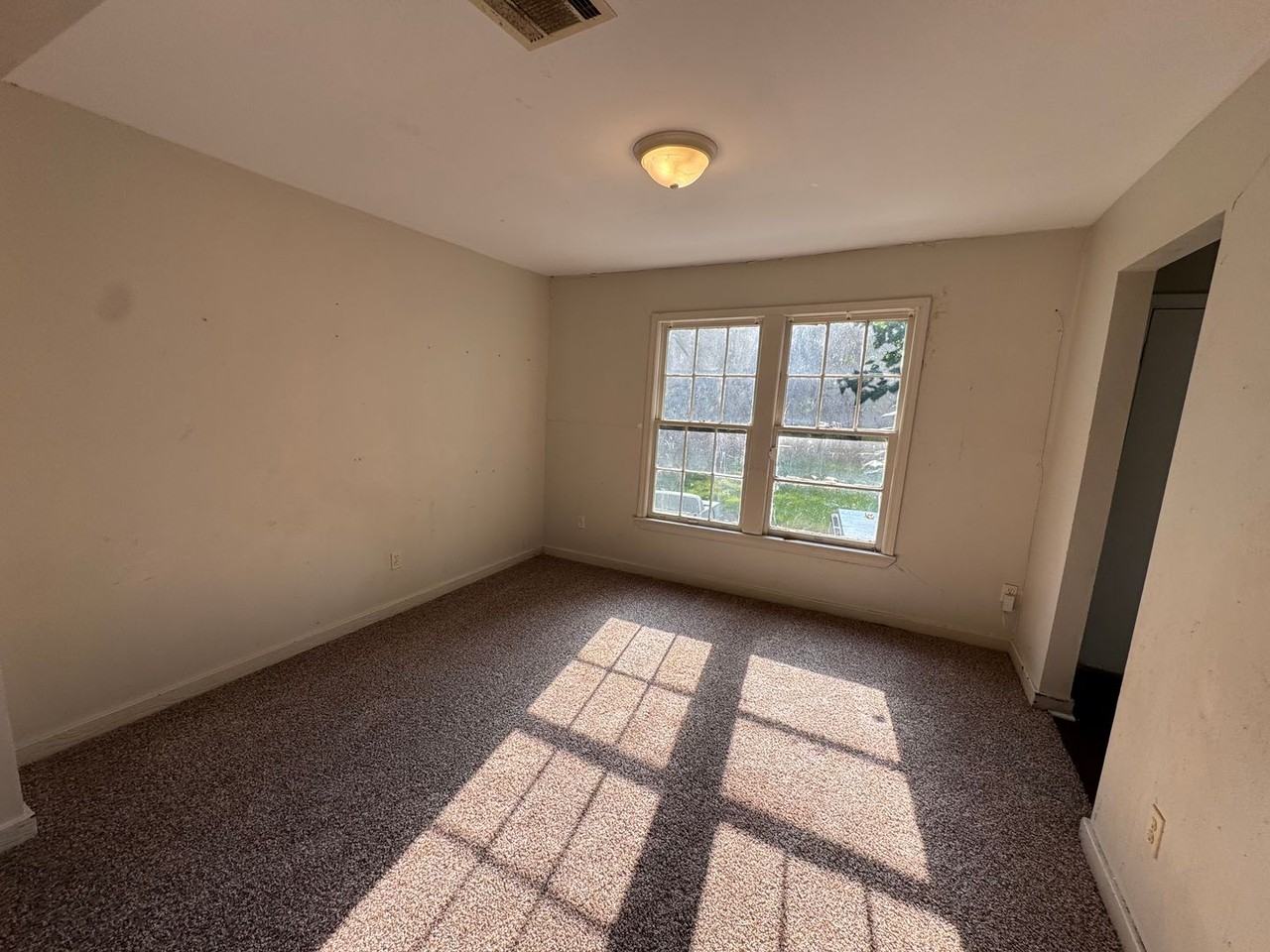 7131 Suntan St - Photo 5 of 15