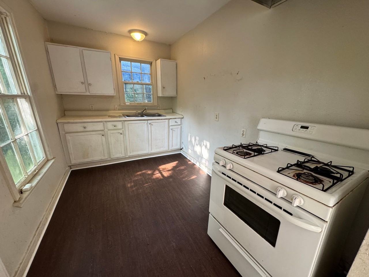 7131 Suntan St - Photo 6 of 15