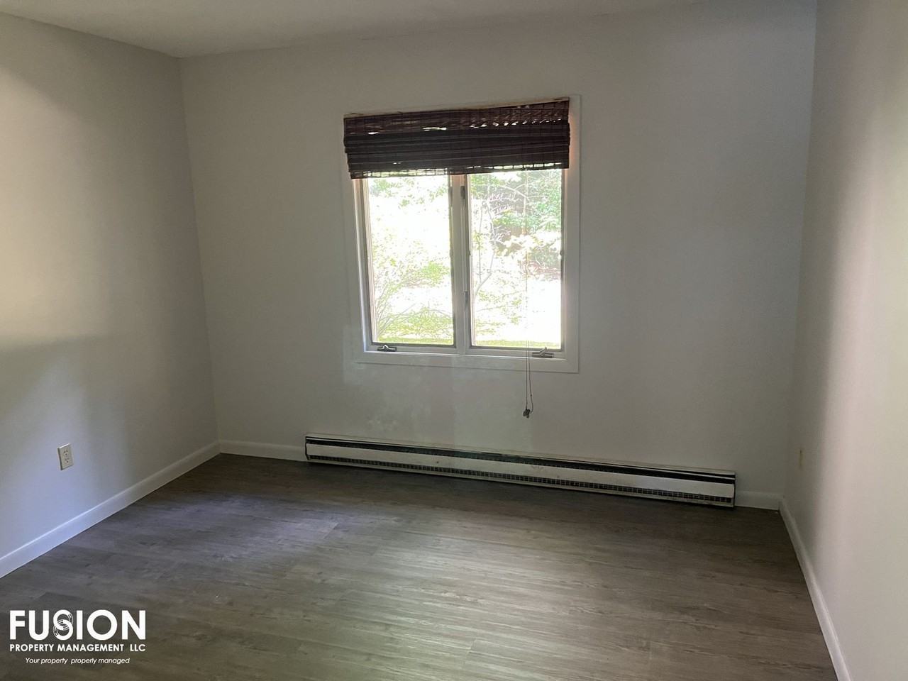 8 Cedar Gln N #1 - Photo 4 of 22