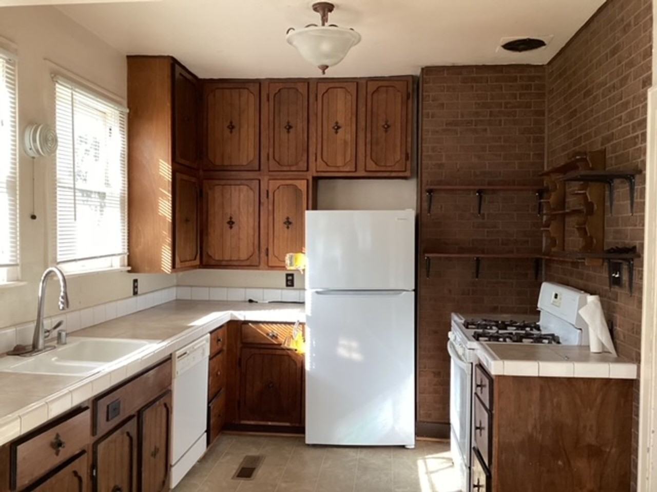 1330 Broadway St - Photo 7 of 11