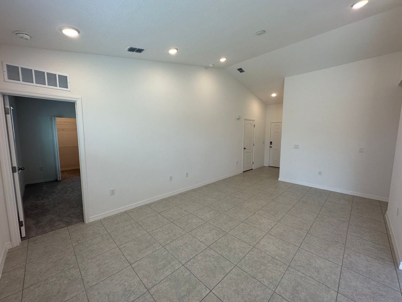 2290 Tropicana Dr - Photo 5 of 22
