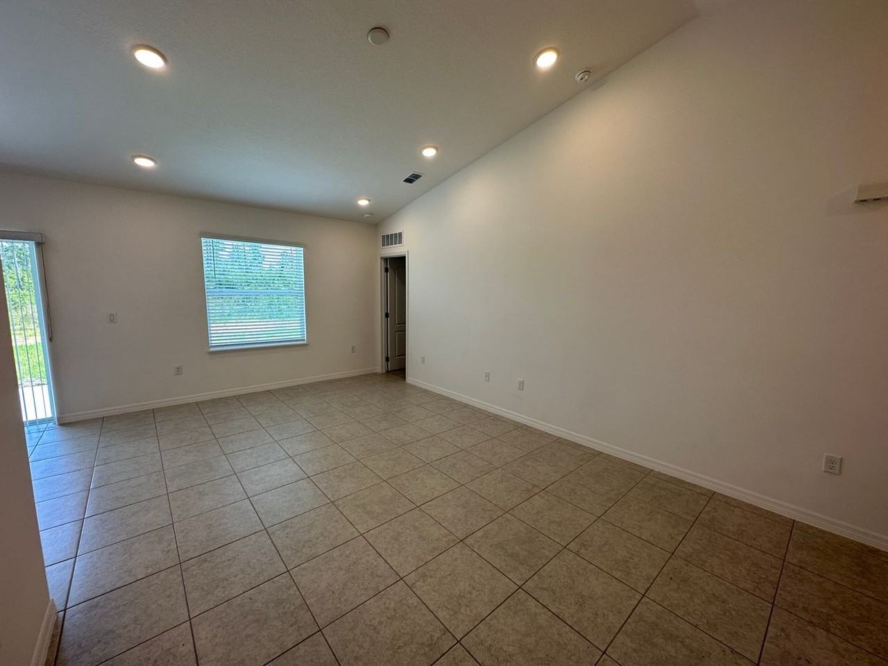 2290 Tropicana Dr - Photo 7 of 22