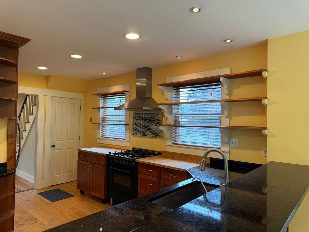 76 Aster Dr - Photo 2 of 21