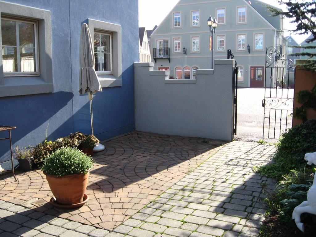 6 Market Plaza - Photo 2 of 16