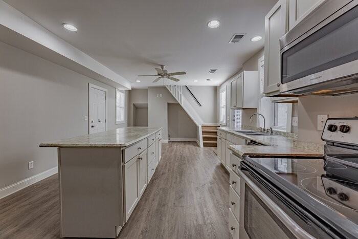 120 Se 1st St #4 - Photo 3 of 7