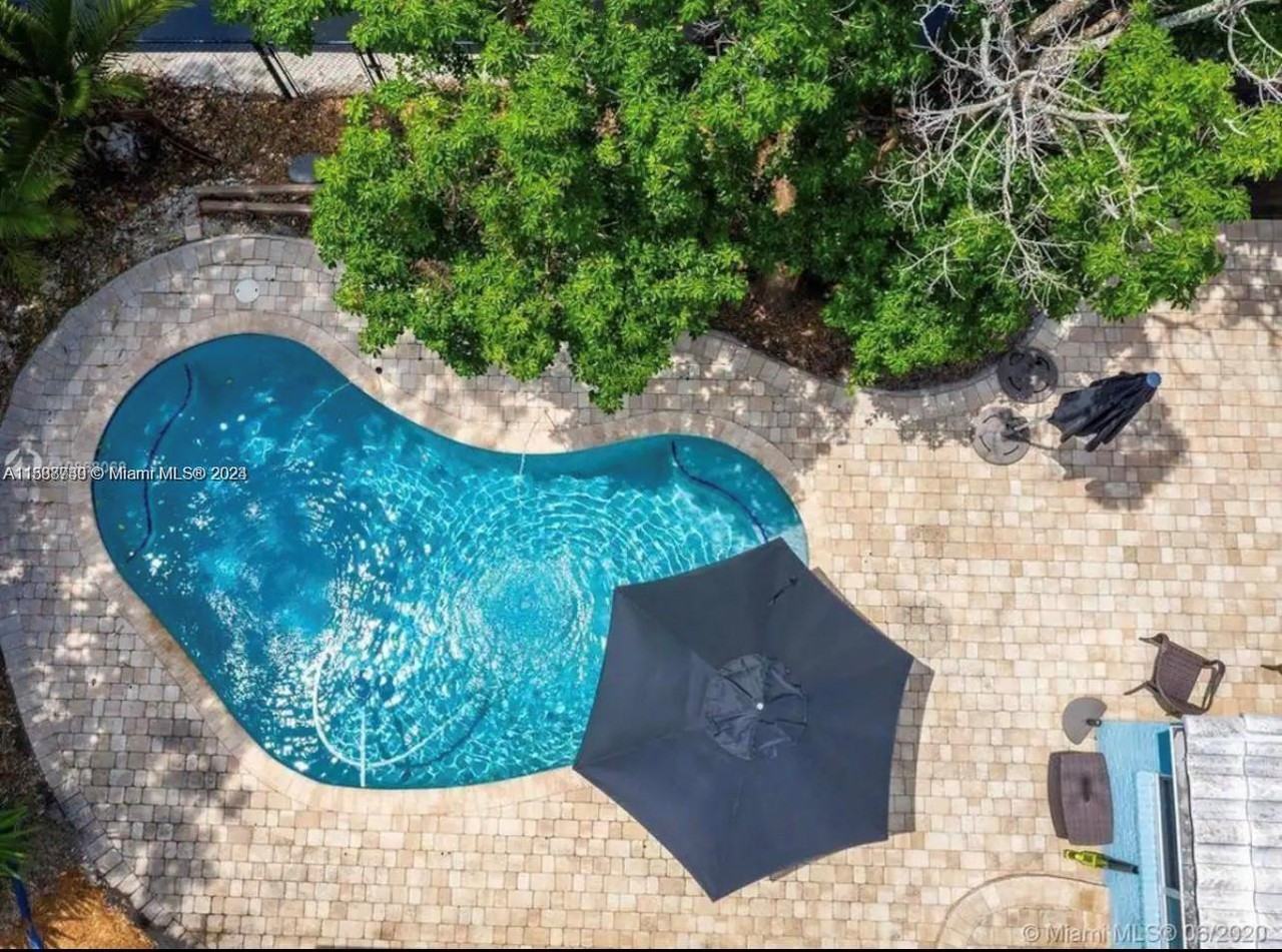 320 Southwest 11th Court #NA - Photo 2 of 8