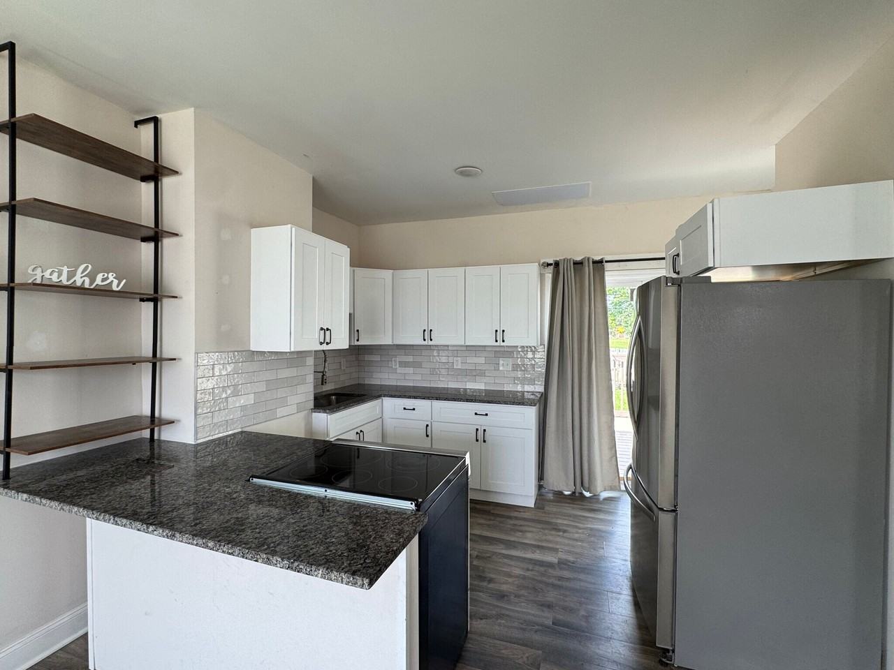 1210 E Whittier St #NA - Photo 2 of 6