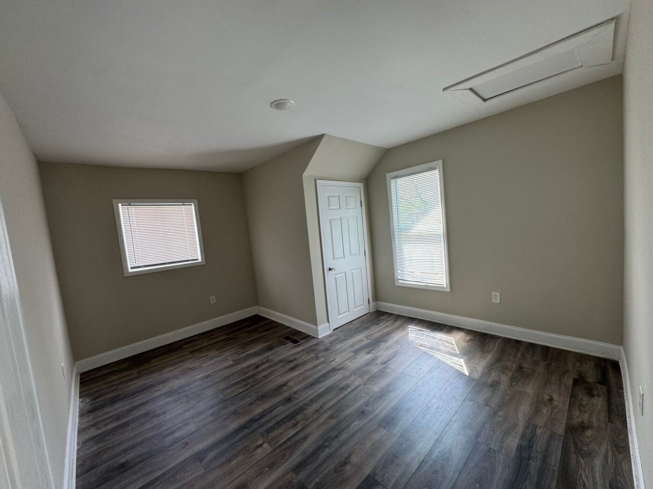 1210 E Whittier St #NA - Photo 3 of 6