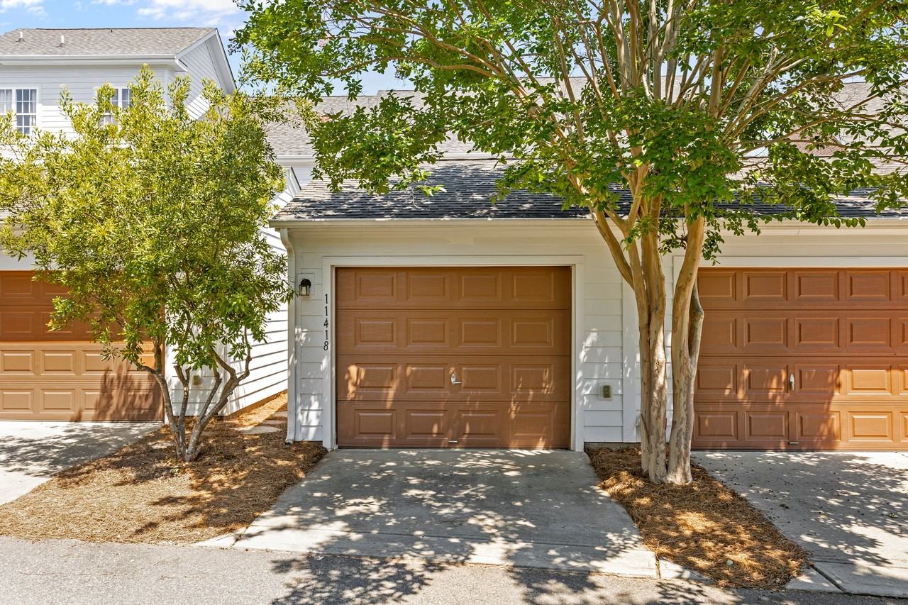11418 Potters Row - Photo 2 of 18