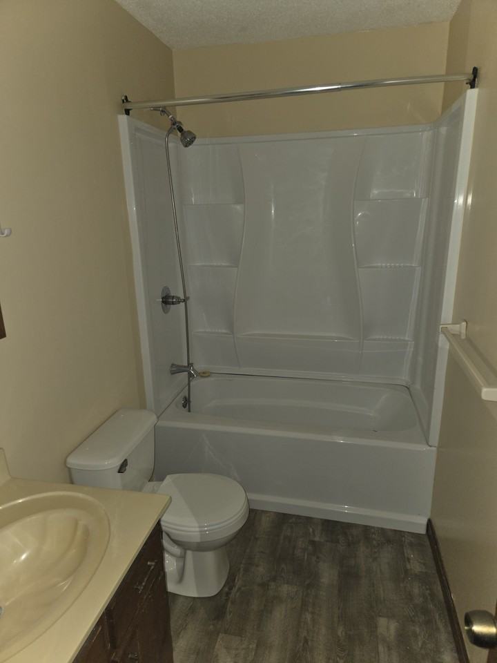 315 Old Lake Rd #B - Photo 2 of 5